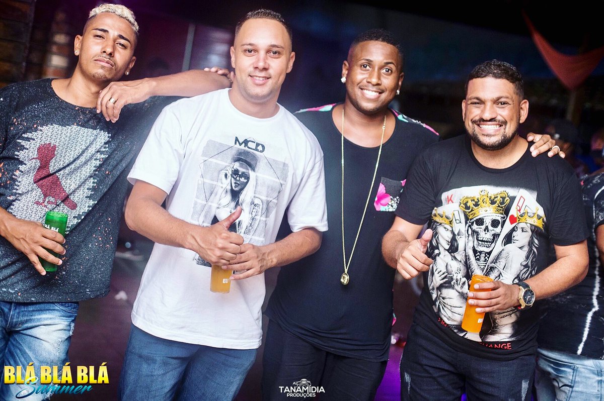 Deleco10's tweet photo. “ Não tem jeito eu sou assim , amo minha rapaziada ...🎼

#TropadoBlábláblá🥋
#PiqueNovo🎤
#NClothes🐒 https://t.co/OvA38bio0s