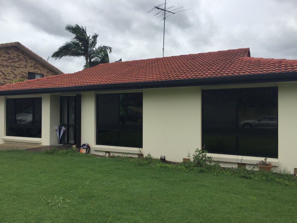 EclipseBrisbane's tweet photo. Dark Tint installed to western facing bedroom window keeping in cooler, darker and easier to sleep - stopping 73% heat, 93% glare and 99% UV
#hometintingbrisbane
#windowtintingbrisbane
#tintingbrisbane
#lifetimewarranty https://t.co/vvUJ8ErkGc