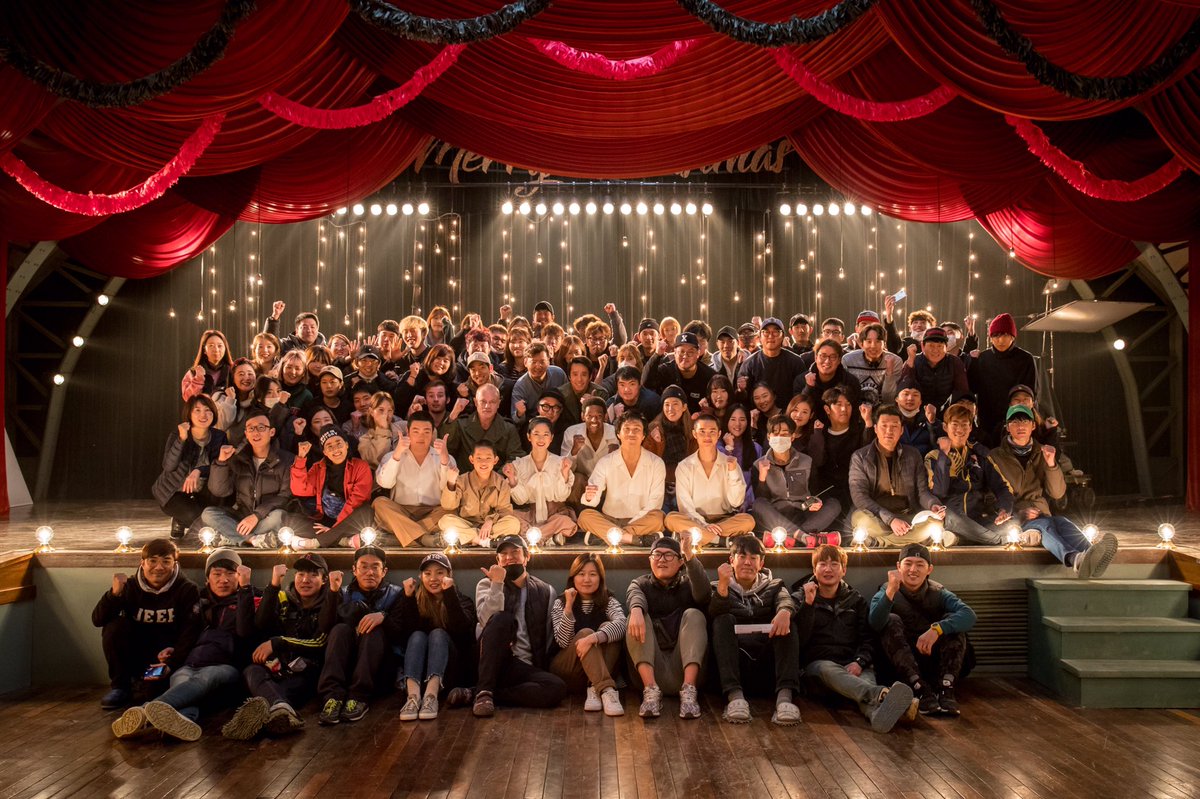 a_DO__rable's tweet photo. 스윙키즈 크랭크업 고화질 사진! 경수 넘 기여우 ㅠ ㅠ

#iHeartAwards #BestFanArmy #EXOL @weareoneEXO https://t.co/yD0R9dX7oP