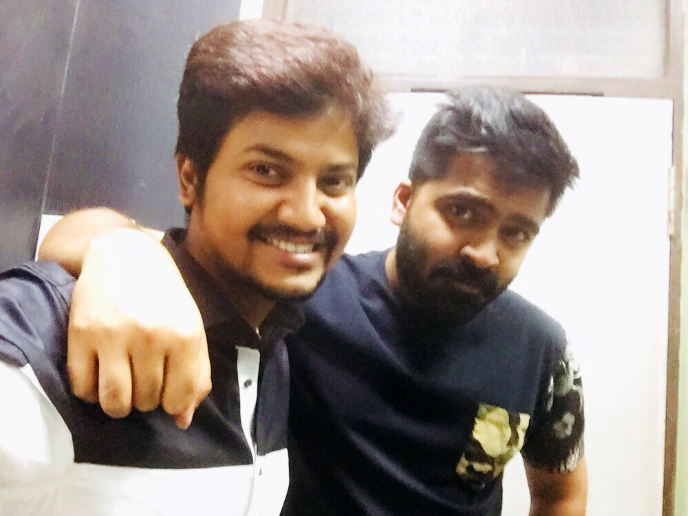 STRArmy_Offl's tweet photo. Thalaivan #STR With #KPY #Azhar Latest Photo
#YendaThalaiyilaYennaVekkala #YTYV https://t.co/sFK0Ju2fEE