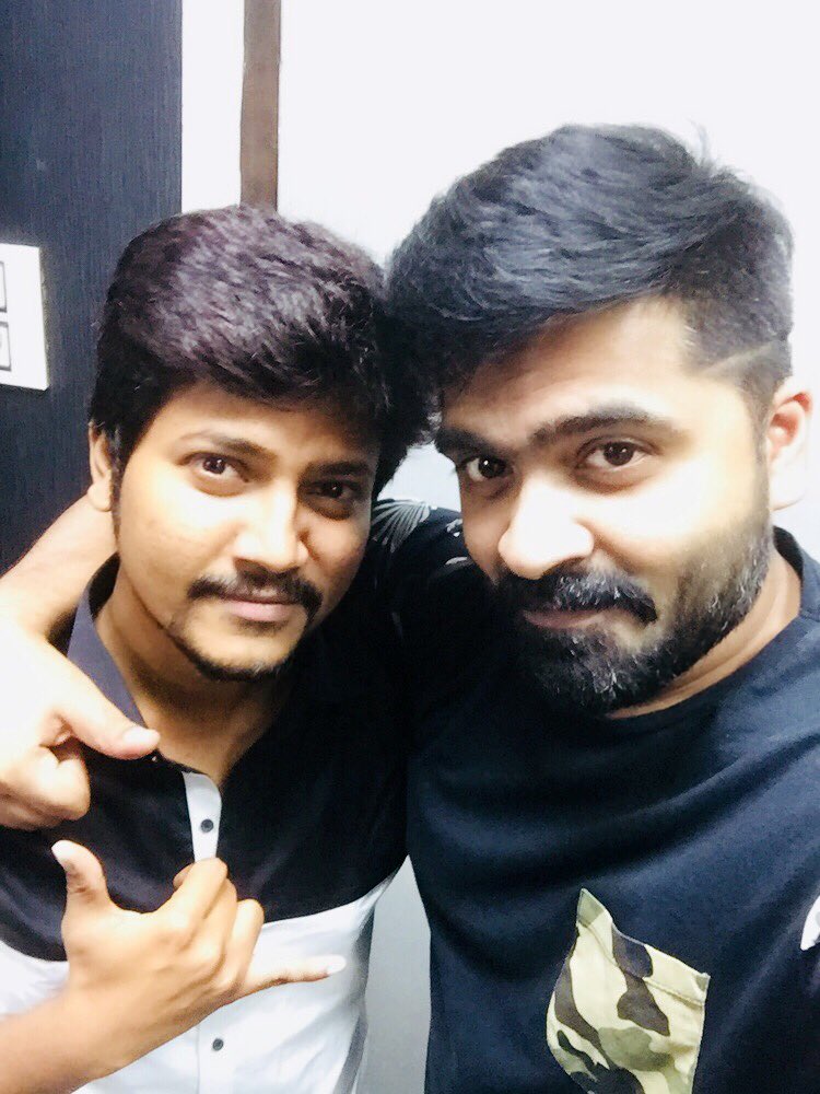 STRArmy_Offl's tweet photo. Thalaivan #STR With #KPY #Azhar Latest Photo
#YendaThalaiyilaYennaVekkala #YTYV https://t.co/sFK0Ju2fEE