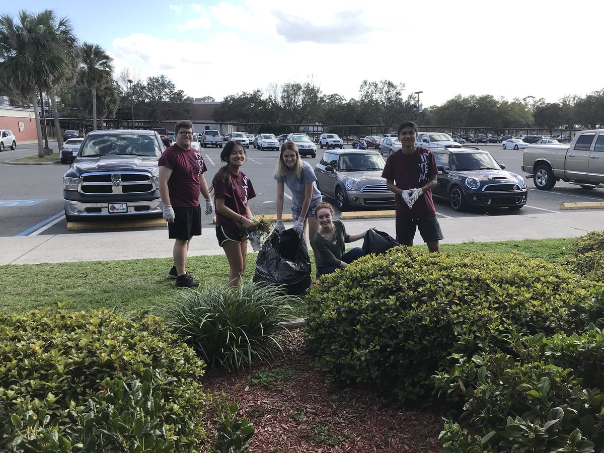 CHSCanes's tweet photo. Thanks to our CHS Interact Club @chsinteract1718 for their help today in keeping our campus clean and beautiful!!!#onehurricane https://t.co/WtRN5EZ00h