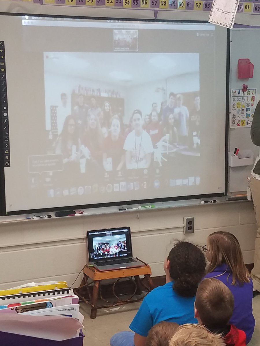 StefanieChase's tweet photo. Ekstrand 3rd graders Zooming with North Scott Biology Students sharing their learning about genotypes and phenotypes!  #SaberPride @NSHSActivities #CDCSD https://t.co/RrCu6etNzm