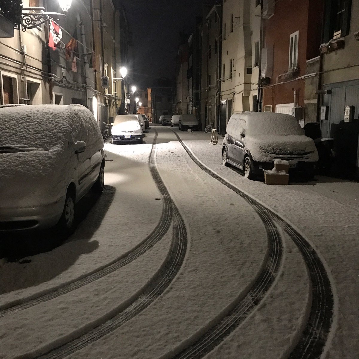 stefanooscarpa's tweet photo. #neve #chioggia https://t.co/RId5poMpc3