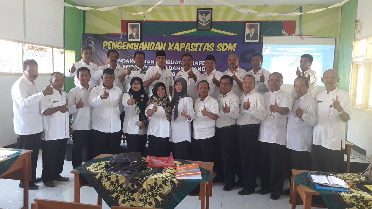 uptdblsari's tweet photo. Pengambangan kapasitas SDM.
Pendampingan pembuata RAPBS SD dan SMP kab Banyuwangi thn 2018 @AzwarAnas_A3  @sulihtiyono3 https://t.co/ayoXRiFkVa