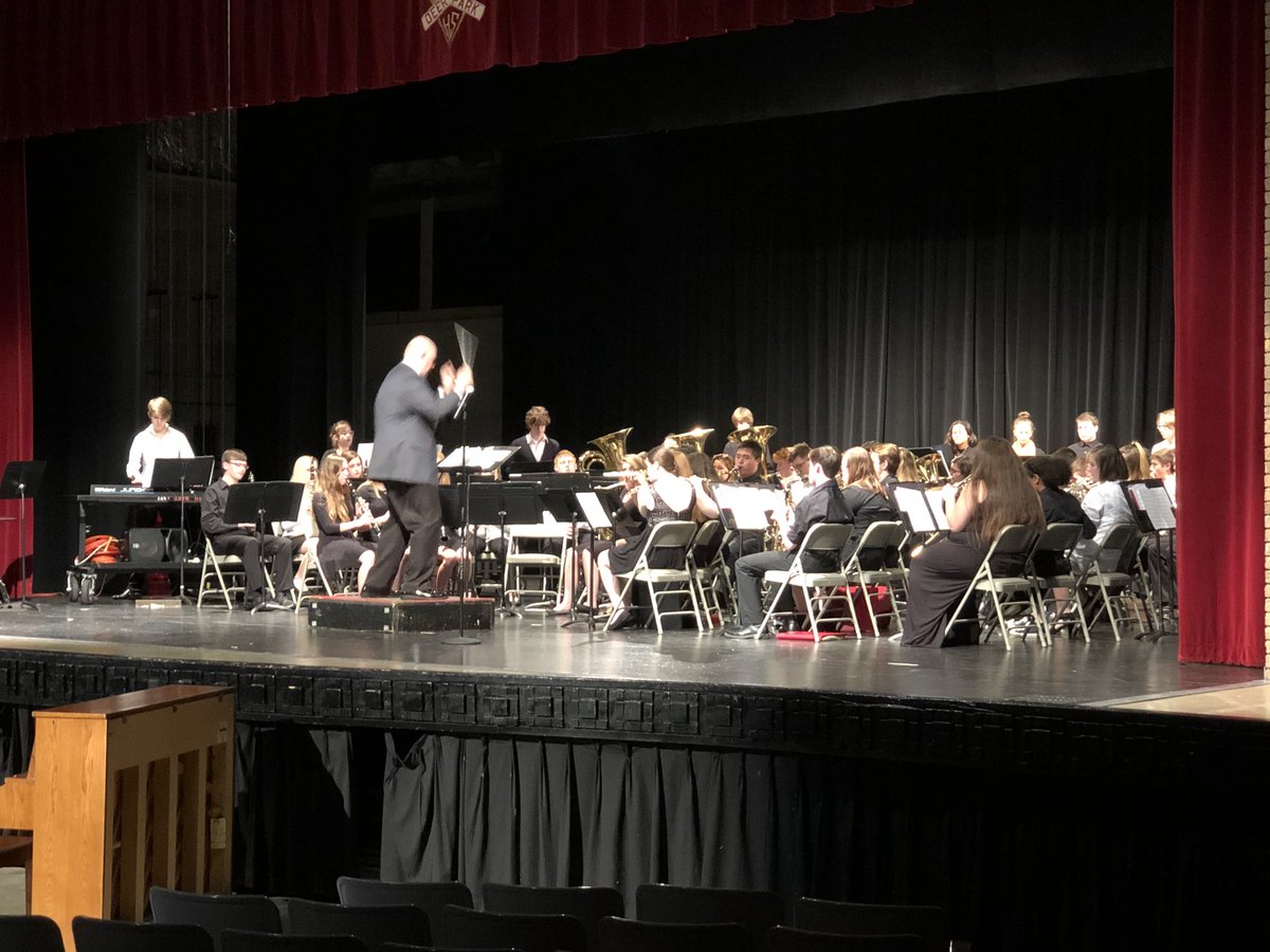 DeerParkHS's tweet photo. Great job by the @DeerParkSchools @DeerParkHS high school bands tonight! #soundingamazing #DPWILDCATS https://t.co/Rm1prRpScQ