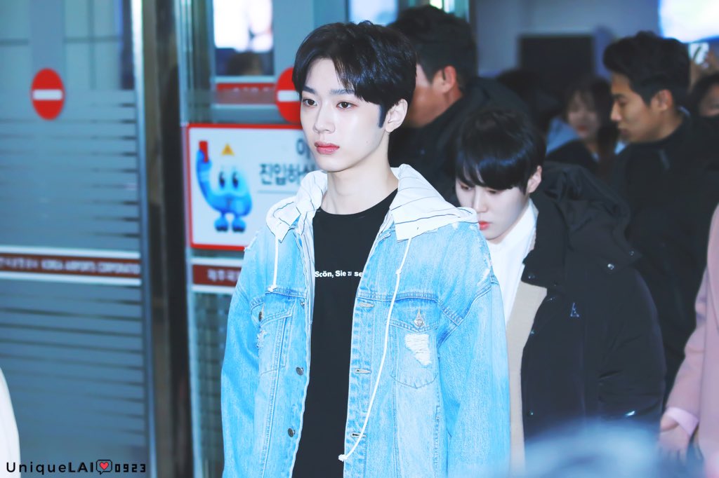 UniqueLAI_0923's tweet photo. 180225 
#라이관린 #워너원 #LaiKuanLin #赖冠霖 #WannaOne https://t.co/N2VjJiNkdz