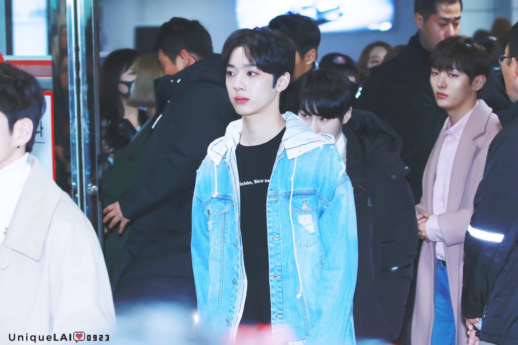 UniqueLAI_0923's tweet photo. 180225 
#라이관린 #워너원 #LaiKuanLin #赖冠霖 #WannaOne https://t.co/N2VjJiNkdz