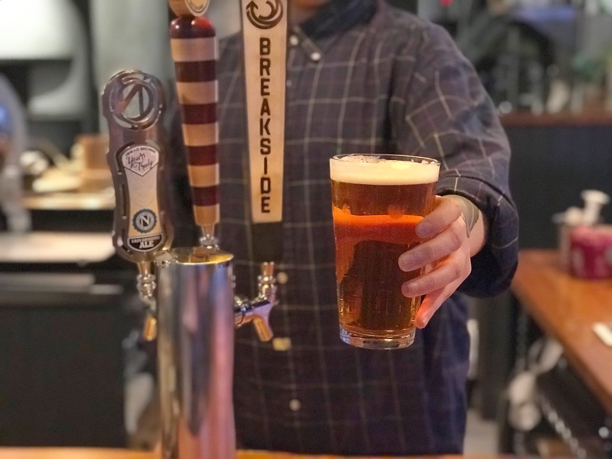 HeartPizzaPDX's tweet photo. Portland fam. We now have beer on tap at our Hassalo location. Pizza and pints coming at ya! #pizza #beer #pdx https://t.co/X4rDohi2mM
