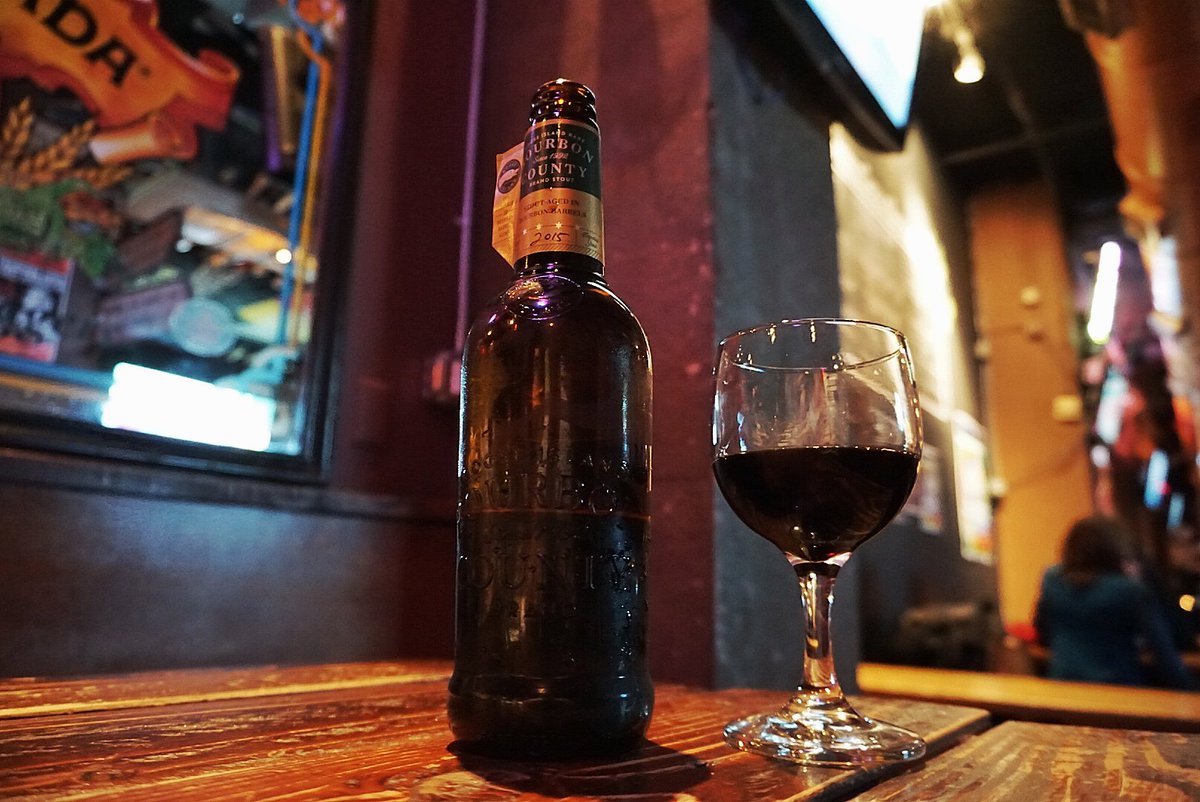 hoppy_dudes's tweet photo. 2015 RARE anyone? Who is still aging this? Got to share it with @GooseIsland
#rare #BCBS #bourboncountybourbonstout #bourboncounty #bourbon #gooseisland #NYC #NY #NewYork #brewing #aged #stout #agingbeer #beer https://t.co/NHFv05Fqae