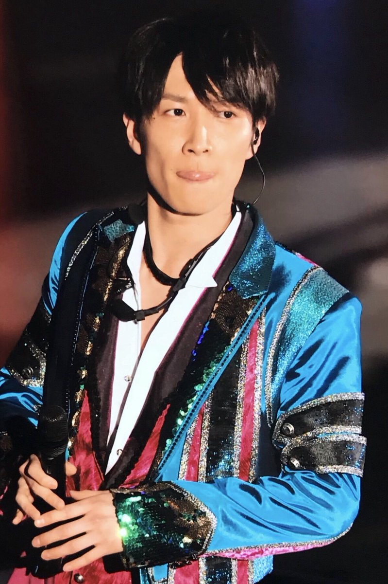 渡辺くんのシャツ開けすぎだしチョーカーから目が離せない新衣装