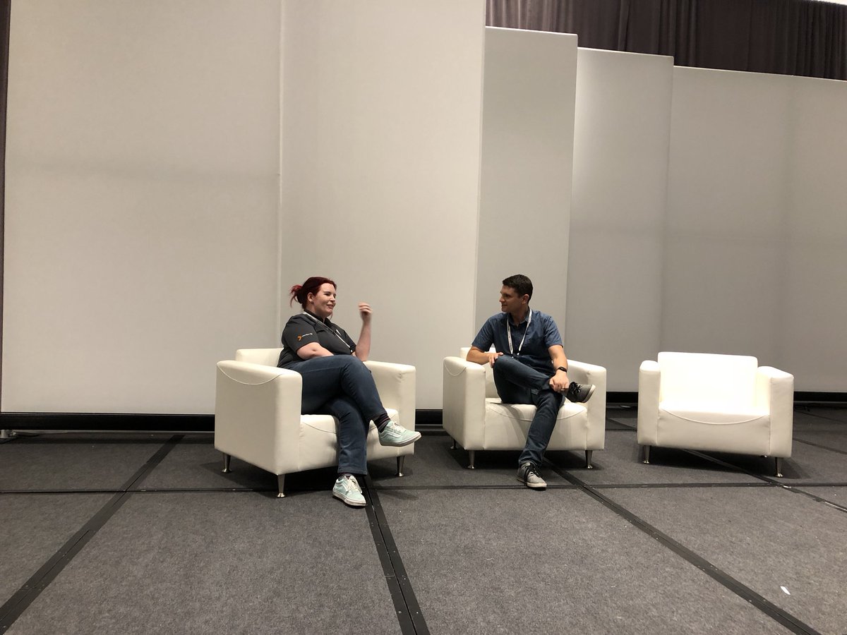 twiyxtx's tweet photo. #NINX18 vTE key note session :) @martyharris365 @___rhia___ https://t.co/qpoIEjSrlb