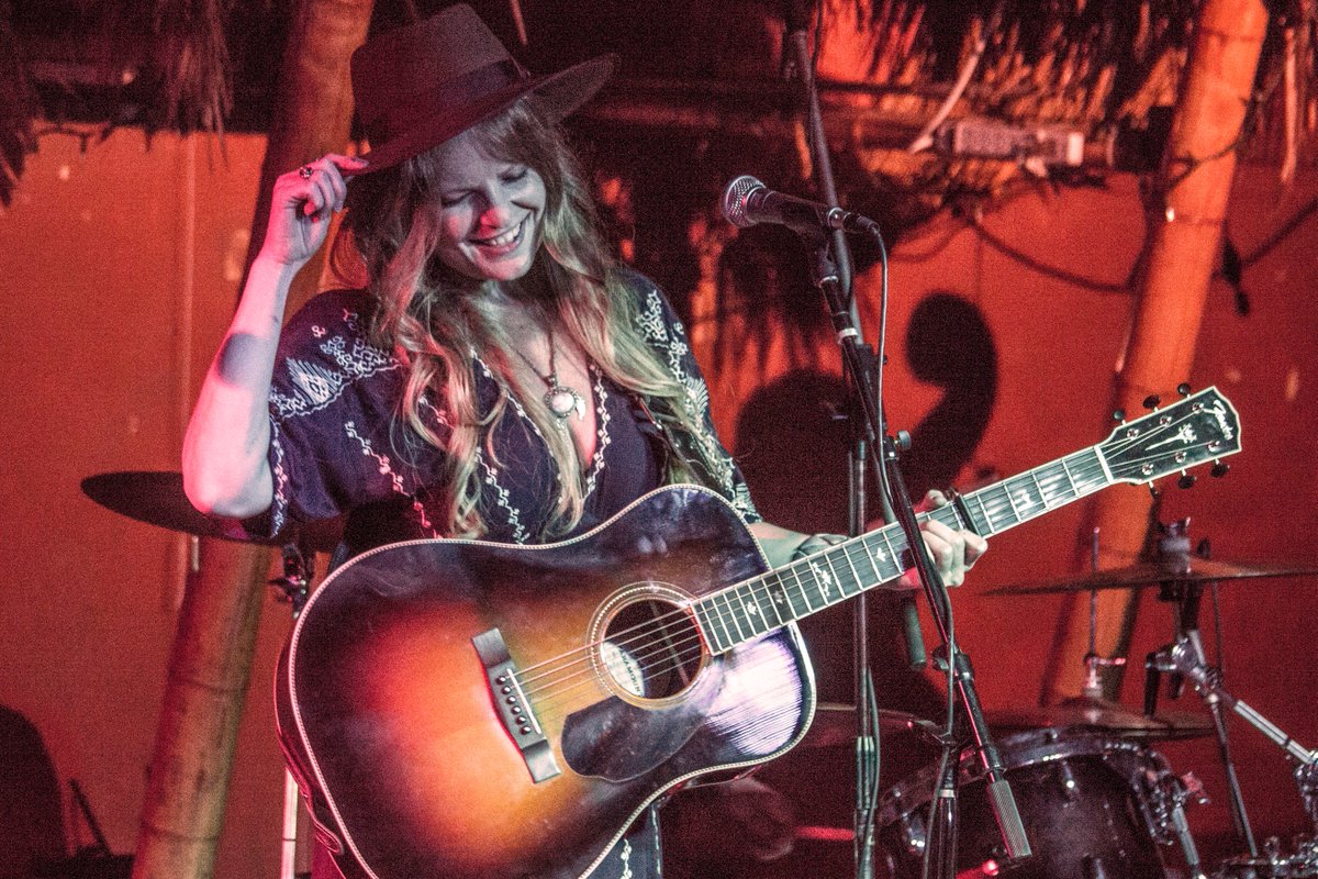 NoSurfMusic's tweet photo. #NorthCoastNights #LeftCoastEdition Really missing #SoCal, so here's a never-before-seen shot & tip of the hat from #NoSurfFriend @alicewallace at the @Don_Beachcomber in Huntington Beach, #California, 4/28/17 #livemusic #localmusic #americana #countrymusic #californiacountry https://t.co/QJQ95Bo1Rz