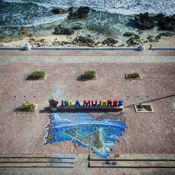 WeMoveForward's tweet image. An aerial view of the backdrop for We Move Forward from the beautiful Casa de Cultura venue #IWD2018