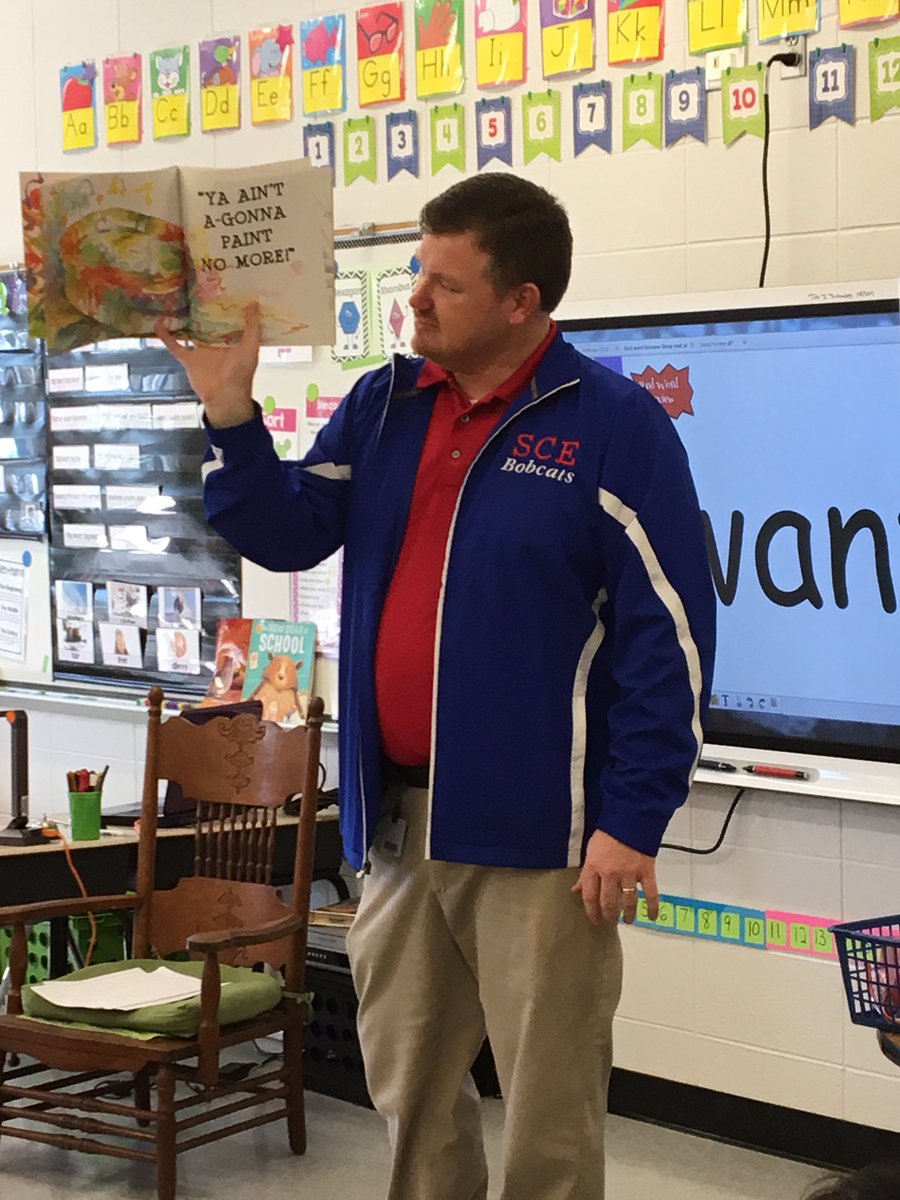 arusery's tweet image. I enjoyed visiting classrooms at Sugar Creek today! I also snapped this picture of Mr. Taylor reading to Ms. Hobbs' kindergarten class! @LCSforKids @SugarCreekElem