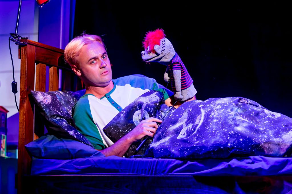 theatrebuzzau's tweet photo. Hand to God – Review https://t.co/jqpg4w66WC https://t.co/z1YIGiHg5z
