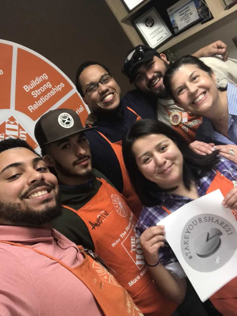 lxn6010's tweet photo. We had a wonderful time with @msarfaty_HD today! #TakeYourShare23 #91 @Jfey1J @NicJude @RealJusVilla https://t.co/5yzjWAWEhJ