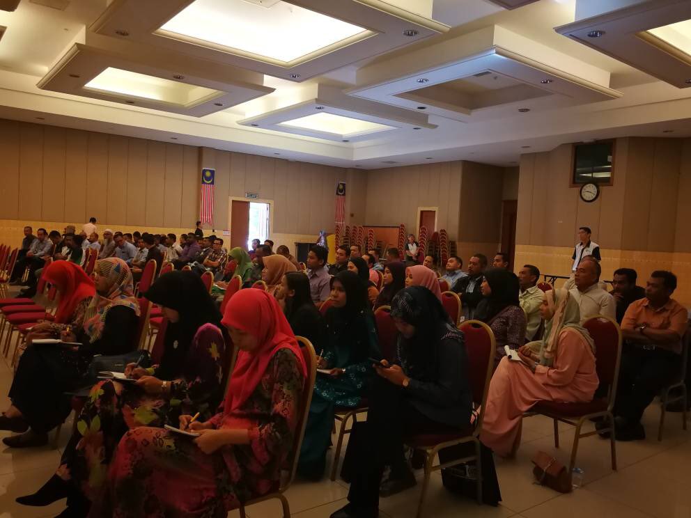 fizaarose's tweet photo. Taklimat Kempen Kawalan Rumpai Dan Padi Angin Kepada Pegawai Wilayah II Bersama Syarikat Racun di Dewan Tunku Anum, Jitra
.
#madamabeles 
#madawil2 https://t.co/eFwzvTmiAA