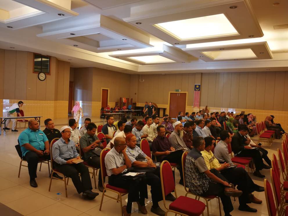 fizaarose's tweet photo. Taklimat Kempen Kawalan Rumpai Dan Padi Angin Kepada Pegawai Wilayah II Bersama Syarikat Racun di Dewan Tunku Anum, Jitra
.
#madamabeles 
#madawil2 https://t.co/eFwzvTmiAA