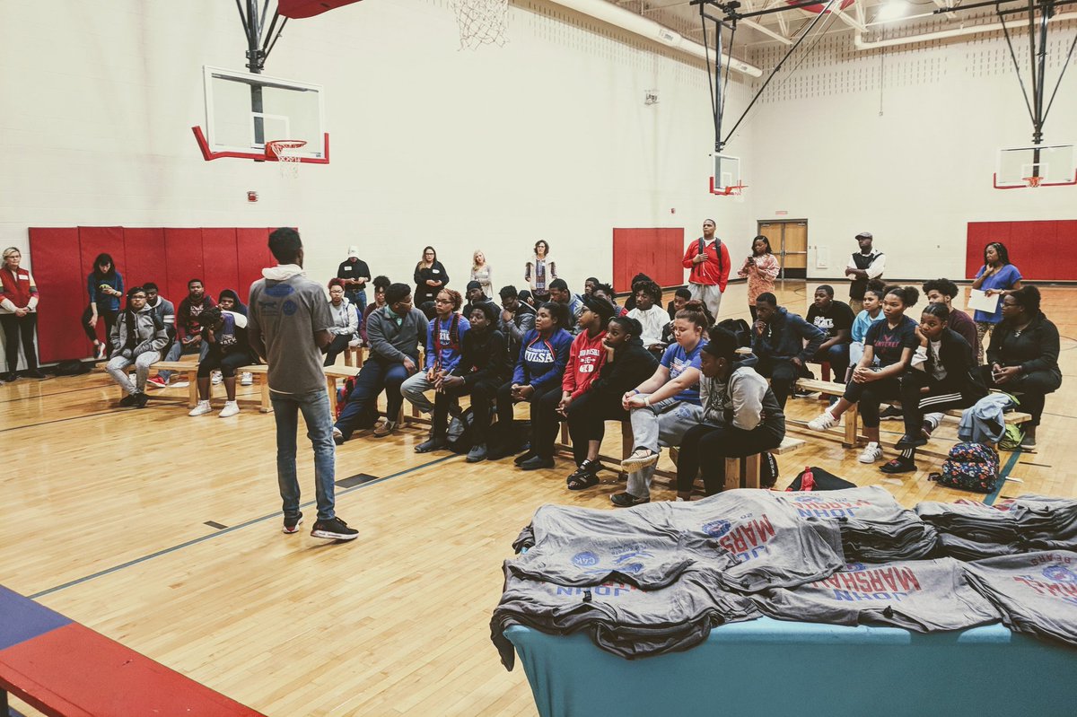 FieldsFutures's tweet photo. You did it again, @RunFrezzz! Your story is so inspiring. Thanks for putting some wind in our kids' sails. It's not where you start; it's where you finish. #JMBears https://t.co/3uk1vSSf5o