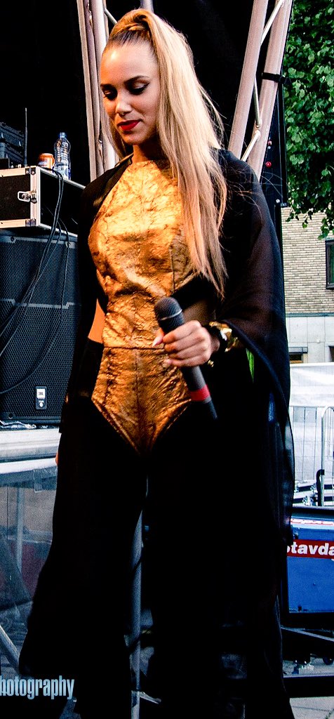 Antvrjy's tweet photo. Amazing&Sexy Goddess🌹❤️❤️❤️😘@agnesofficial 🌟👑🌹🌹🌹🔥👸🎤🔊🔊#Agnes pics #FallensDagar Tröllhattan 2013 #AgnesCarlsson 🔥🔥❤️🎶🎼🌹🌹💘💘https://t.co/l5W8y2EmHM https://t.co/Kcs8NMKr5C