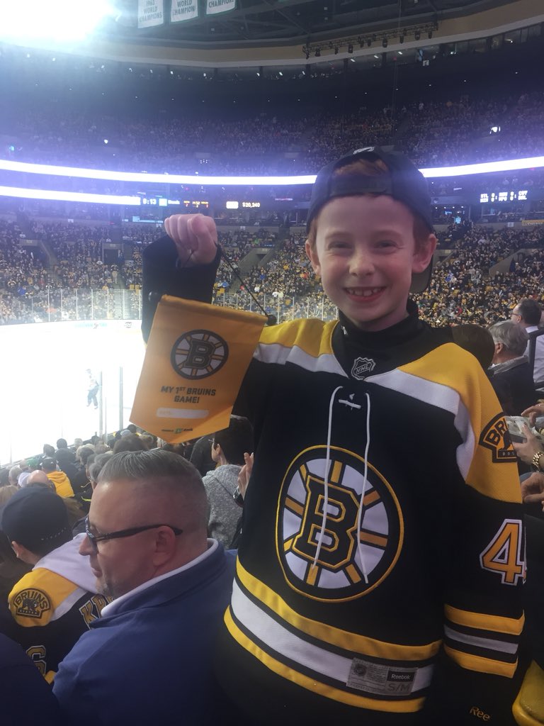 Kevin_E_Sprague's tweet photo. OT Win at first game!!!!!  @NHLBruins fan for life!!! https://t.co/DnmtHT34xr