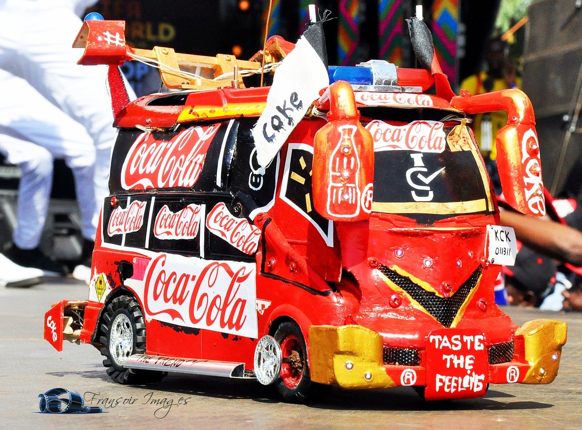 imagesfransoir's tweet photo. #Matatu be all over and everywhere even at the #fifaworldcuptrophytour this one I think must be one destined for @umoinner @matwanaculture celebrating the amazing #MatatuCulture #events #workflow #worktings #eventsphotographers https://t.co/4agnO6Ne9g