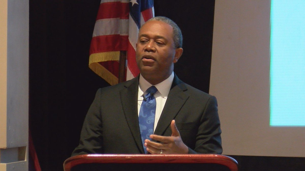 Mayor Davis gives State of the City address at Augusta Technical College. @PRuffWFXG has the story tonight at 10. buff.ly/2HRLJRc