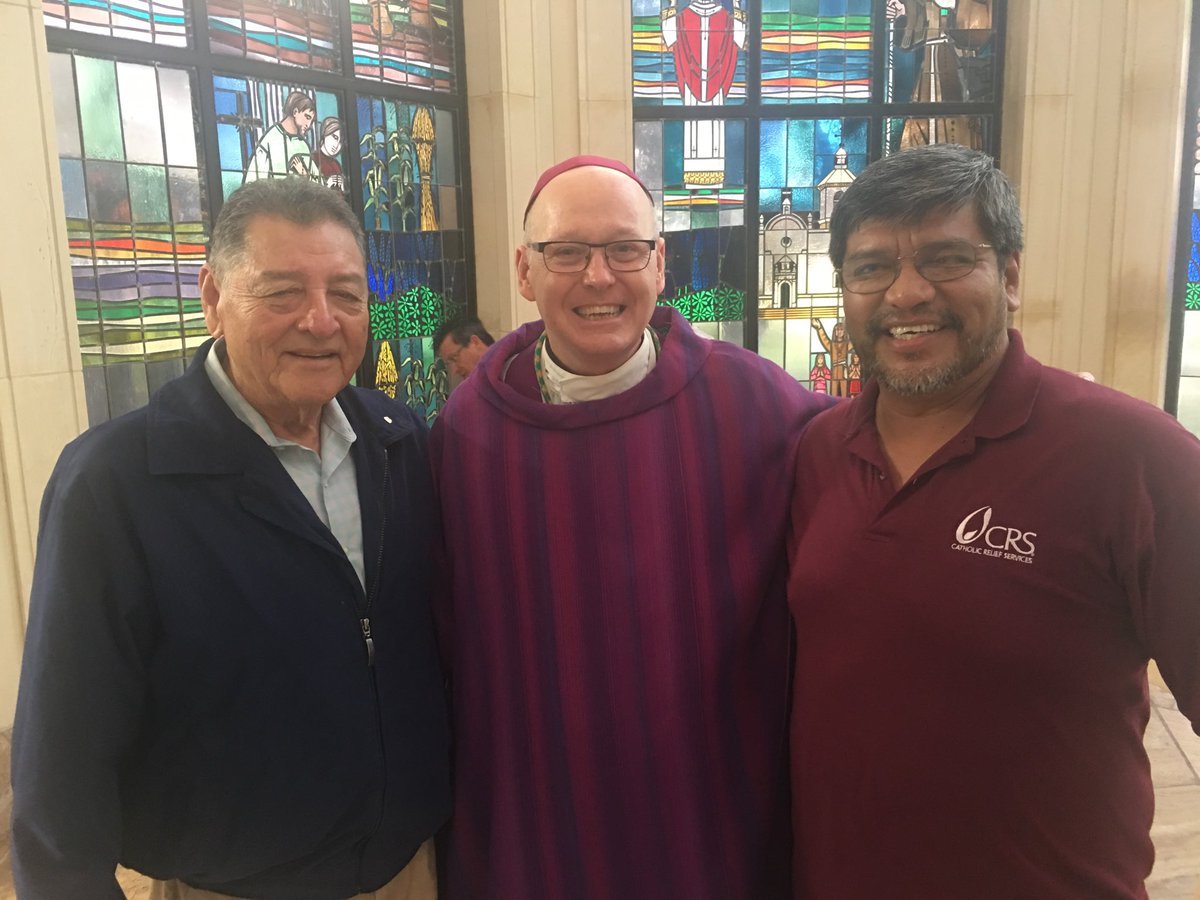 MgM00_'s tweet photo. CRS Celebrating Mass with Region X Hispanic Ministry Directors and Bishop Brandon Cahill @RobertoDNavarro @CRSnoticias @CatholicRelief @USCCB @CRSRiceBowl @ENAHVE https://t.co/vqIOLItHl0