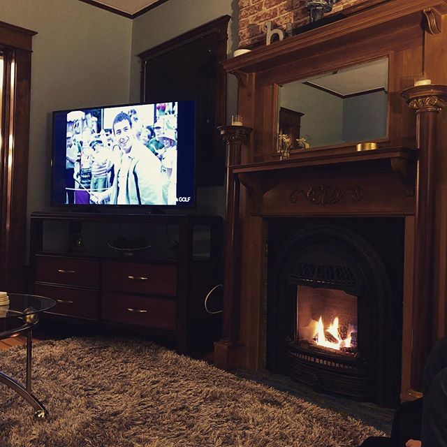 monophonicsfunk's tweet photo. Days off in Denver... #monophonics #mirrorstour #daysoff #restandrelaxation #milehighcity #tvbythefireplace🔥 #happygilmore #colorado #denver #downtimefun #gotoahappyplace https://t.co/pxQcSuwL2V