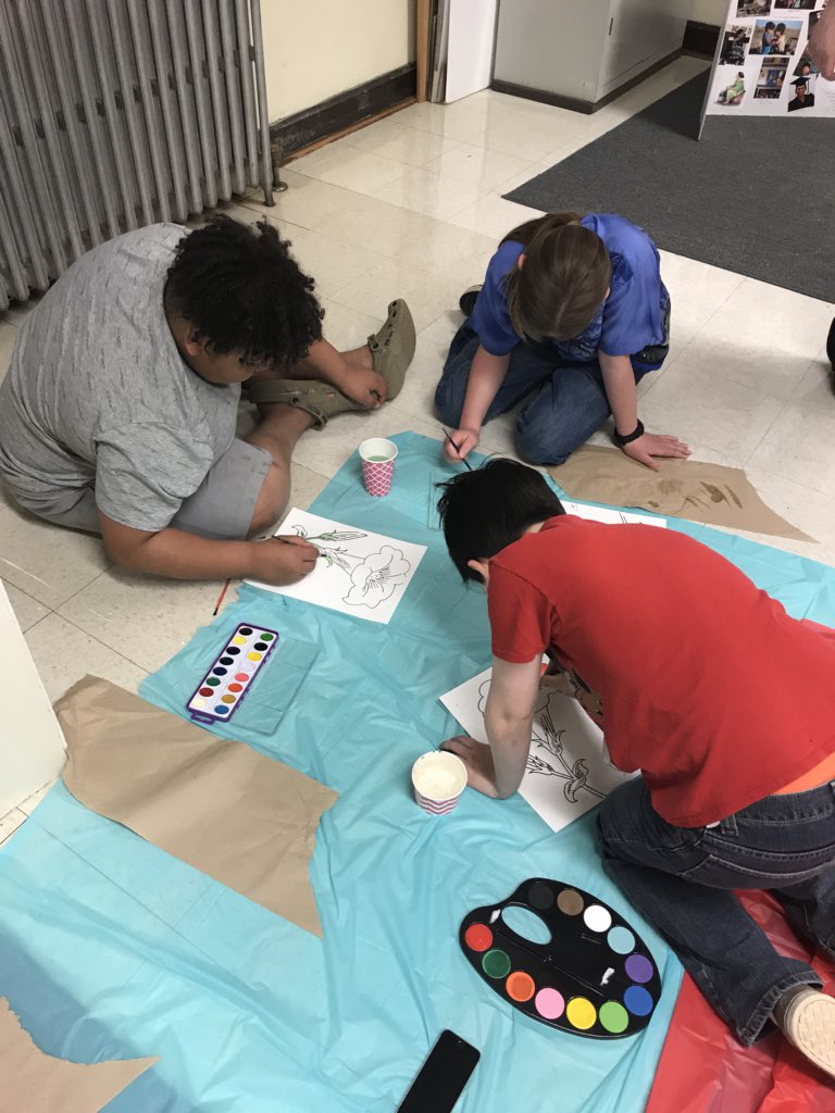 akatej3's tweet photo. Thank you Miss Minda Cox for being our motivational speaker for this afternoon! We are excited to “Move Toward Greatness” through our Art & Actions! #MCELoves #SpectacularSpecials #watercolor #MCEelementary #MCEhighschool https://t.co/4JzaUhkaqm