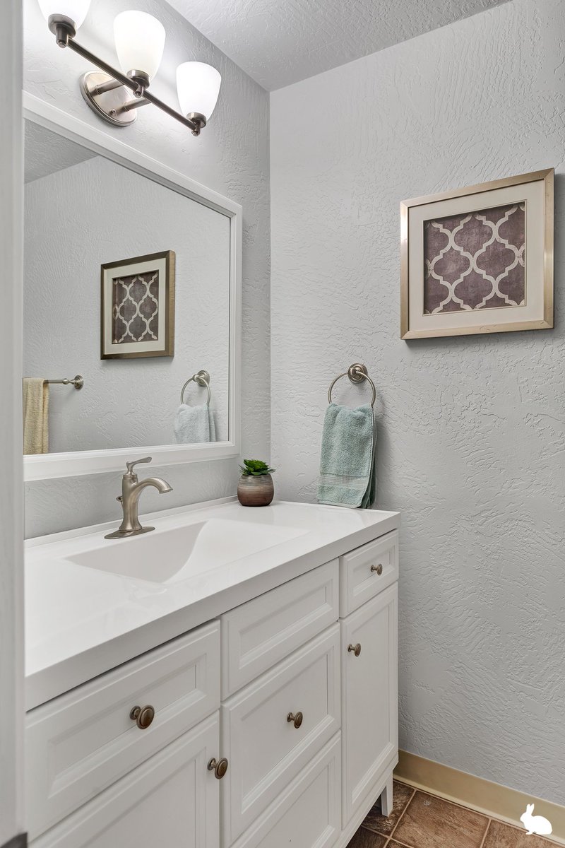 BeautifulAlaska's tweet photo. Things to NOT DO when remodeling a bathroom in your home:  https://t.co/aqhiLouS8N . https://t.co/AK6ygQzDzY