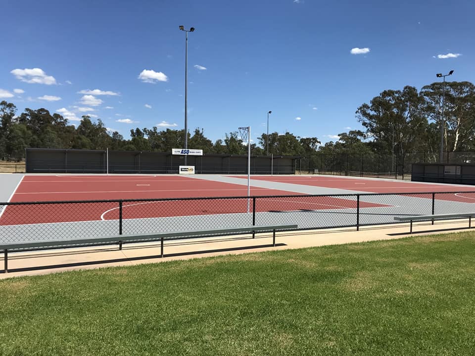 CSportSurfaces's tweet photo. Newbridge Netball Club now have a netball court that matches their club colours!
Superb Synpave application by B&T Pools, with the assistance of Peter Beasley from MBM Sports Surfacing, SA.
#netball #victoria #NewbridgeNetballClub #Terracotta #MidGrey #Synpave https://t.co/UYYtpvU9RT