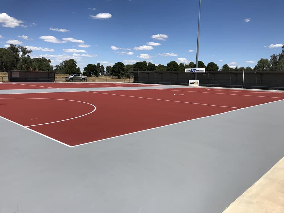 CSportSurfaces's tweet photo. Newbridge Netball Club now have a netball court that matches their club colours!
Superb Synpave application by B&T Pools, with the assistance of Peter Beasley from MBM Sports Surfacing, SA.
#netball #victoria #NewbridgeNetballClub #Terracotta #MidGrey #Synpave https://t.co/UYYtpvU9RT