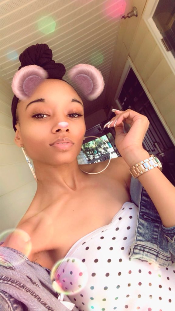 BombAsHelll's tweet photo. #AspringModel #NaturalBeauty #BeautyInfluencer #TuesdayThoughts #QueenShé 👑 https://t.co/J6Xyoez2Ki