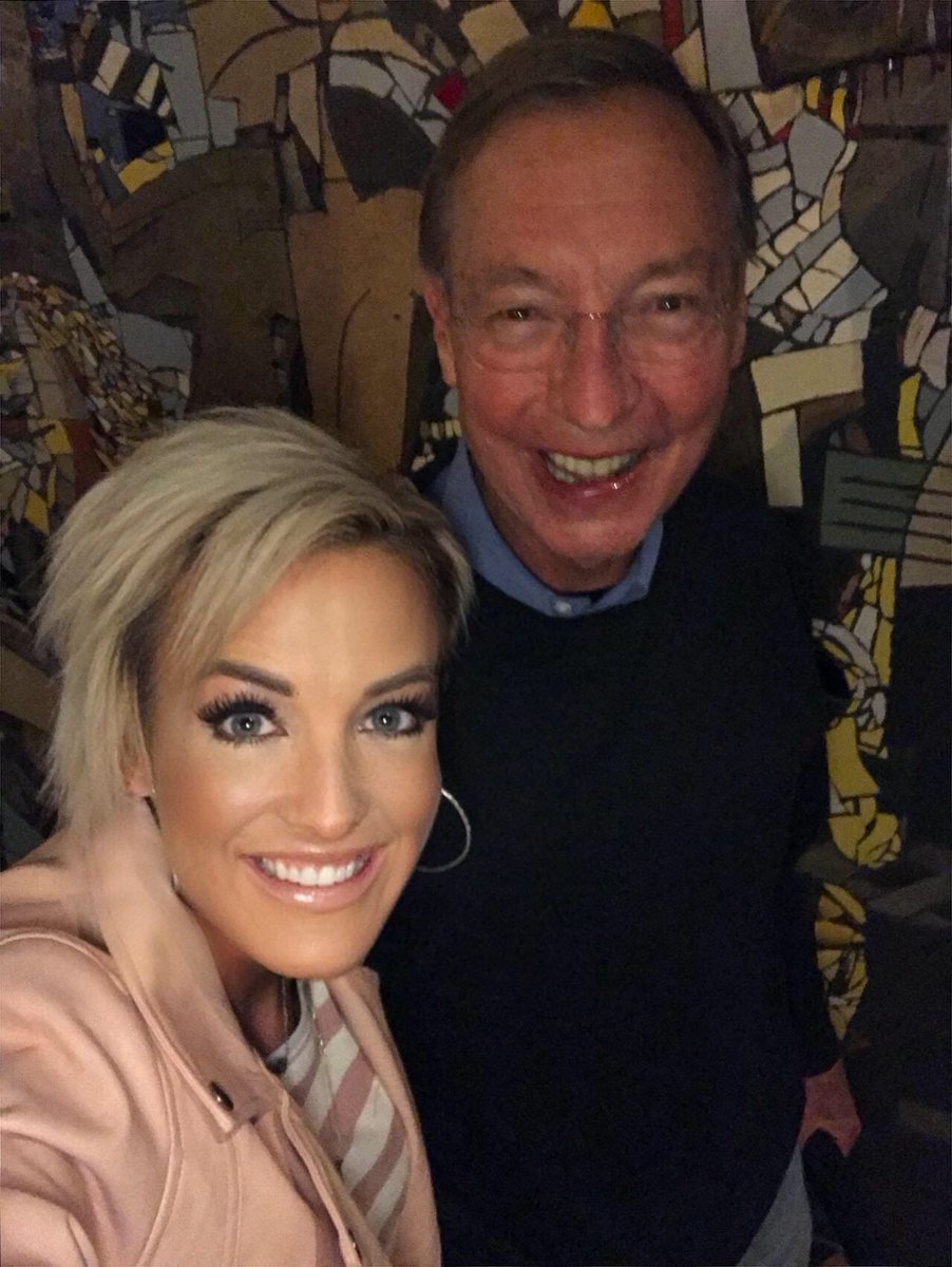 TopDogTeaching's tweet photo. Always love catching up with my friend @dintersmith! So many exciting things happening in education with this guy leading the charge! #mltsfilm https://t.co/zkOJk75Tqd