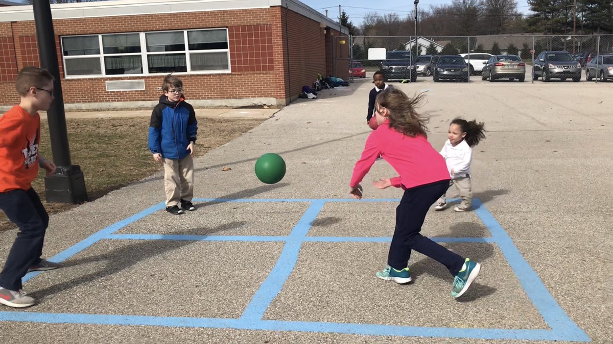MrHardmansclass's tweet photo. Throwing down some #4square before Istep tomorrow. #pumped #TarkingtonTS #TeamSouthBend https://t.co/qEMmdB7SCU