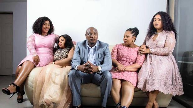 шейх саудовской аравии и его семья. многоженство в исламе. парень в окружении девушек. дубай шейх многоженство. полигамная семья многомужество.