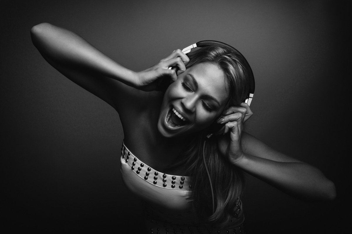 RCMB10's tweet photo. NOW... Music non Stop
https://t.co/g0dyfzU8df
#radioshow #music #Belgium #Dance #house #Listen #OnAirNow #top40 #POPMUSIC #Guetta #Pink #happy #BrunoMars #AVICII #KatyPerry #Slimane #crazy #TotalHIts #new #pop https://t.co/Aaz15ClyaJ