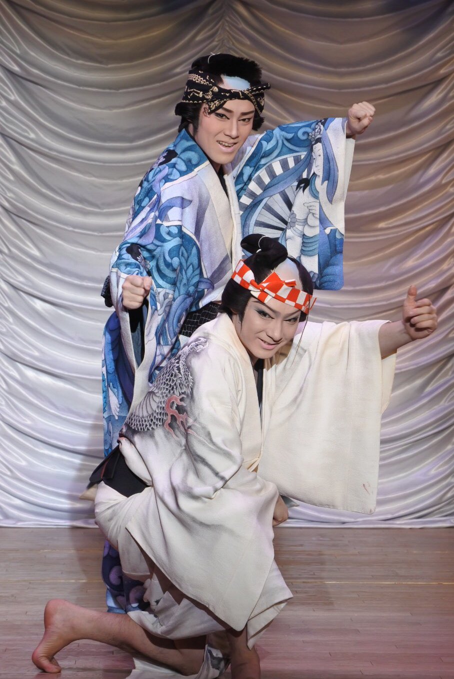 橘劇団 橘裕太郎推し 梅田呉服座2月26日 千秋楽 男の祭酒は蓮くんは哺乳瓶持って参加 お花たくさんでどっかの王様みたい 笑 橘大五郎 橘良二 橘裕太郎 橘たくみ 橘銀次 橘れんと T Co 7jchl4pphu Twitter
