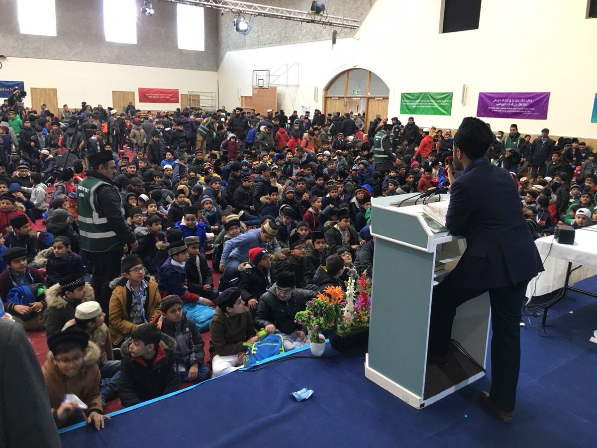 aqarif's tweet photo. There are two sides to every story 😊

It was an honour &amp; privileged to speak at this year’s national #WaqfeNau Ijtema 

Learnt so much from my younger Waqfe Nau #brothers 

#AtfalUK #Dedication #Islam #Ahmadiyyat https://t.co/QFkIRqkBZo