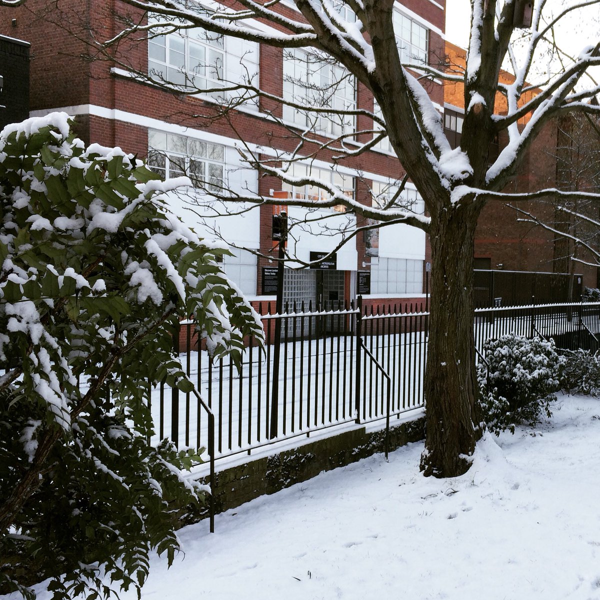TheLdnArchives's tweet photo. To all our visitors today, take care in the snow and feel free to build us a #snowman in the park opposite!
#winter #spafields #islington #clerkenwell #beastfromtheeast https://t.co/rQMVmJS3WY