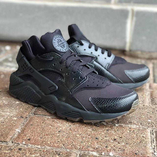 nike huarache snakeskin black