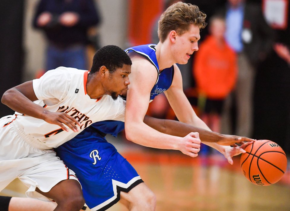 RojoPix's tweet photo. #WashingtonPanthers take over 2nd half of Boys Class 3A Regional Semifinal, down #LimestoneRockets, 49-32.https://t.co/bc83TOUpTQ  #pjspreps https://t.co/yHOxV3OLLo