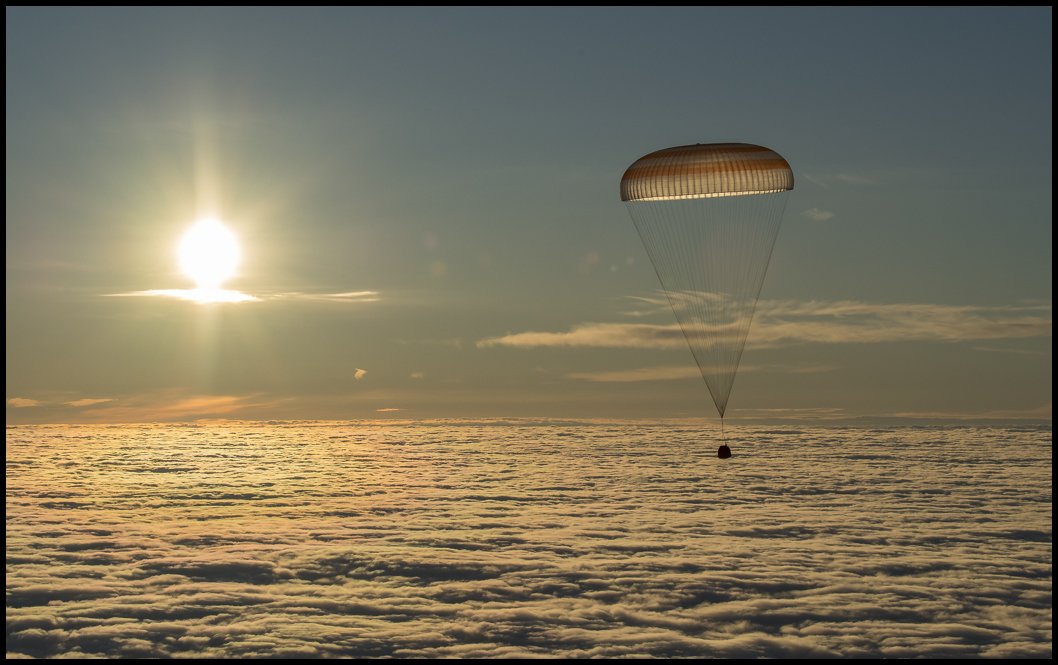 nasahqphoto's tweet image. The Soyuz spacecraft with Expedition 54 crew @AstroAcaba, @Astro_Sabot, and Alexander Misurkin is seen under parachute as they return from 168 days onboard @Space_Station. Check out the first images - flic.kr/s/aHsmeWUd77