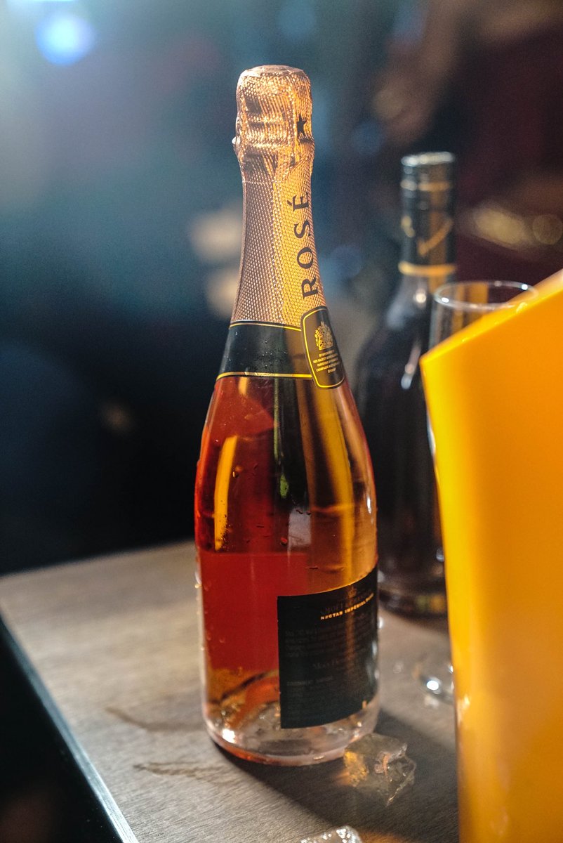 Funkadelii_'s tweet photo. 🥂 https://t.co/Cw8FzCCHLH