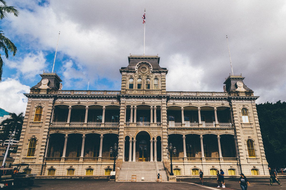 tradeshawaii's tweet photo. In this great future, you can't forget your past.
#tradeshawaii #designedinhawaii #raisedinaloha #iolanipalace #hawaii #hawaiian #onipaakakou https://t.co/9fjhCajfsx