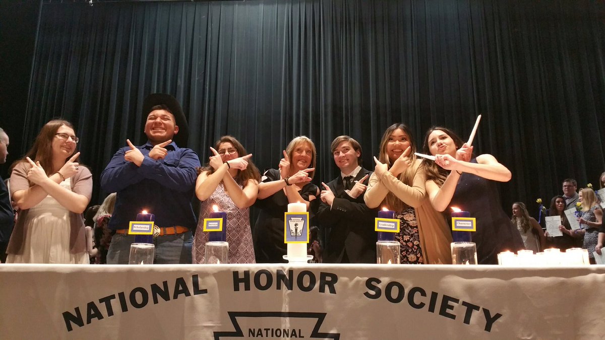 PlanoNHS's tweet photo. awesome induction ceremony! congrats to seniors and inductees!! https://t.co/5d96WjS9kh