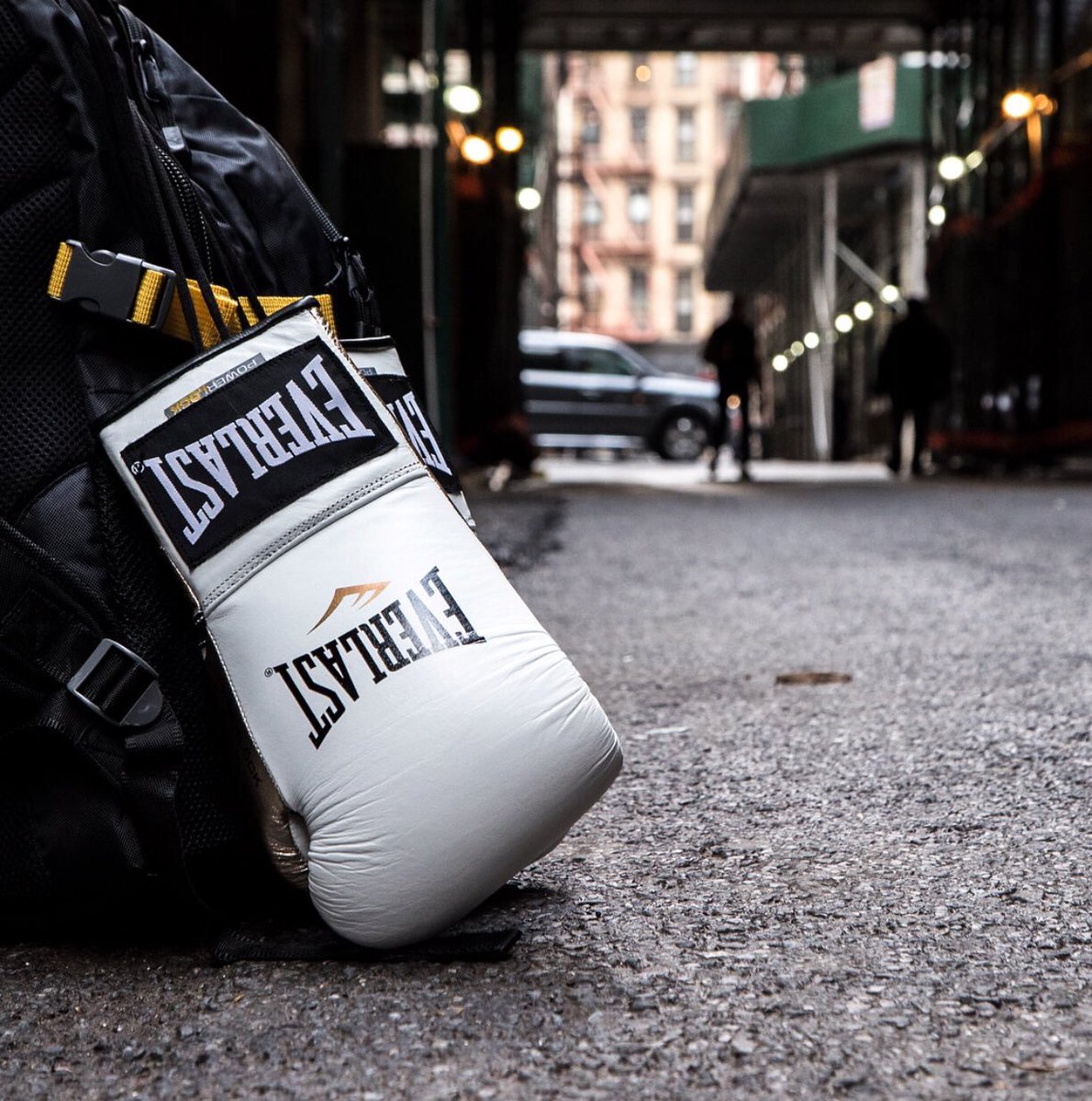IntersportW's tweet image. Anytime. Anywhere. Hit your goals. #Everlast #Powerlock #Boxing