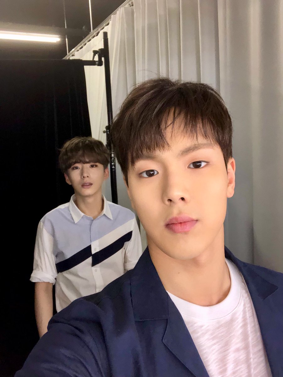OfficialMONSTAX's tweet photo. [#셔누] 리트머스 촬영중입니다ㅎㅎㅎ https://t.co/sS3pCPzInN